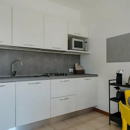 Casa Lugana 8 - Monolocale Con Piscina Fronte Appartamento